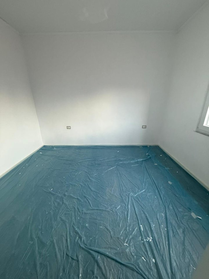 SHITET APARTAMENT 1+1 – PRANE SHKOLLES SE KUQE