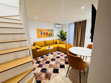 JEPET ME QERA DUPLEX 1+1+2 – RRUGA E DIBRËS 🏡