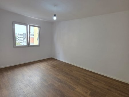 VENDESI APPARTAMENTO 1+1 – PORCELAN (DIETRO UET)
