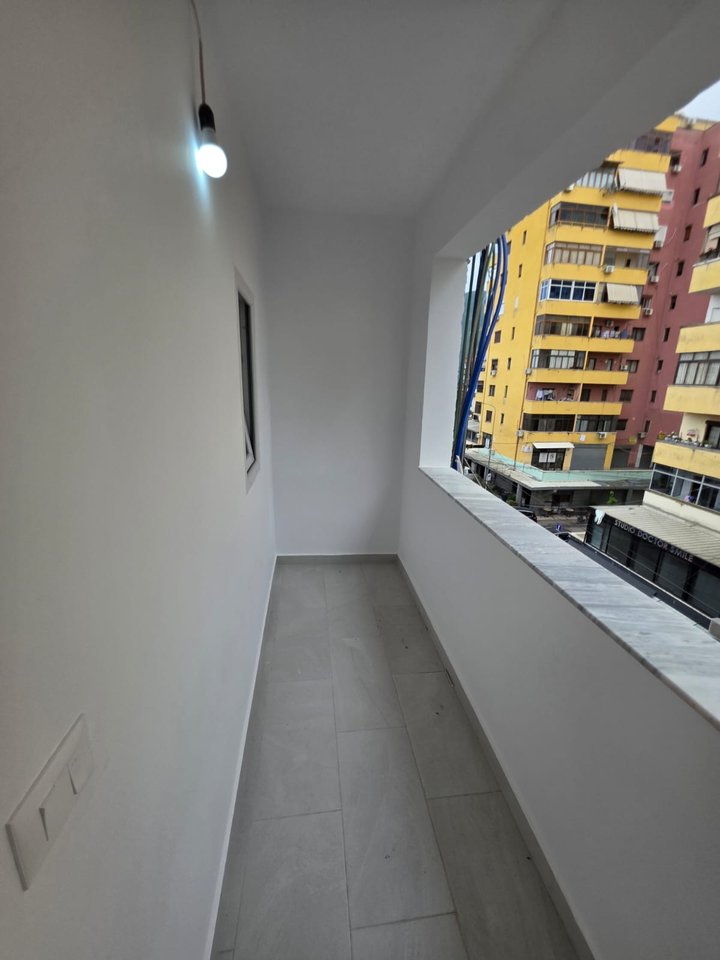 VENDESI APPARTAMENTO 1+1 – PORCELAN (DIETRO UET)