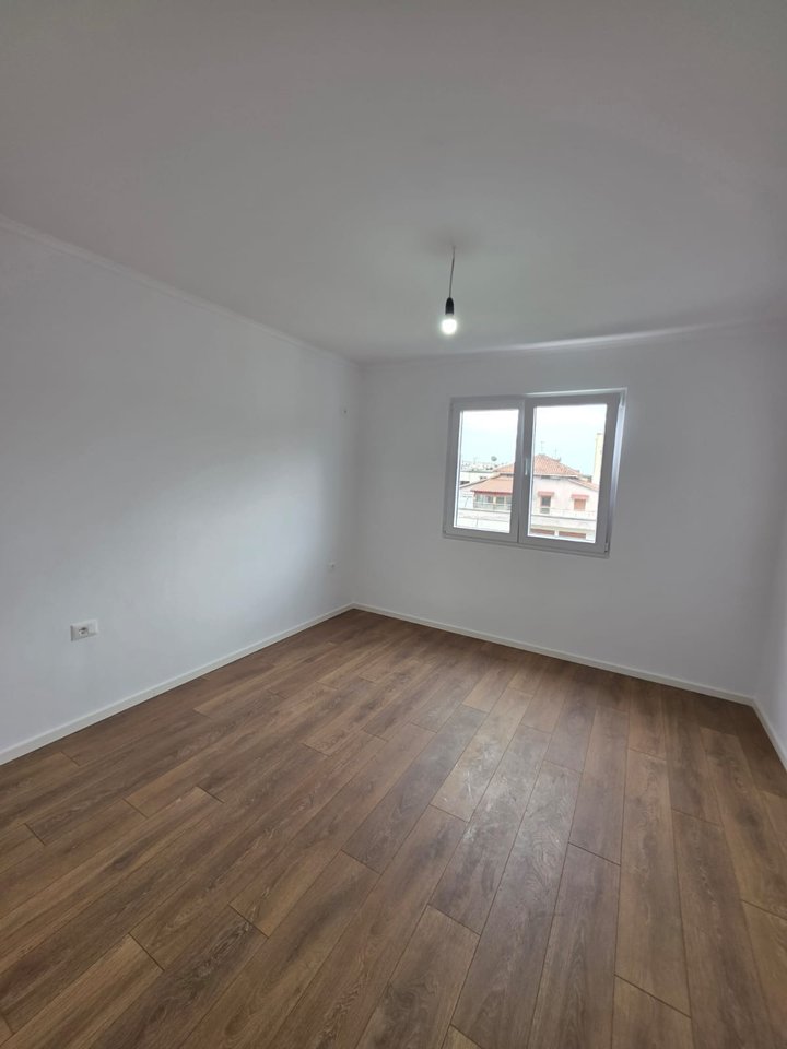 VENDESI APPARTAMENTO 1+1 – PORCELAN (DIETRO UET)