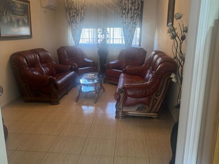🏡 SHTËPI ME QERA – RR. “KONGRESI I MANASTIRIT”, PRANË SPITALIT 5
