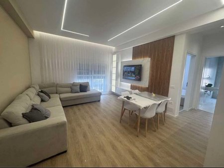 🏡 APARTAMENT ME QERA – ALI DEMI, KOMPLEKSI KADIU