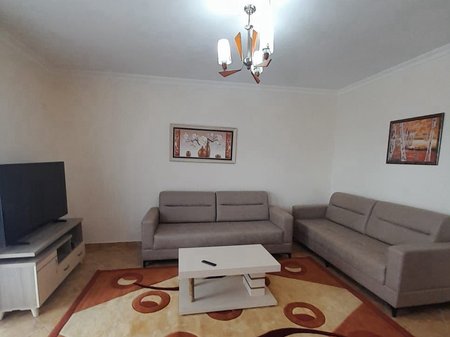 🏡 APARTAMENT ME QIRA 1+1 – RRUGA E DIBRËS, PRANË MEDRESESË