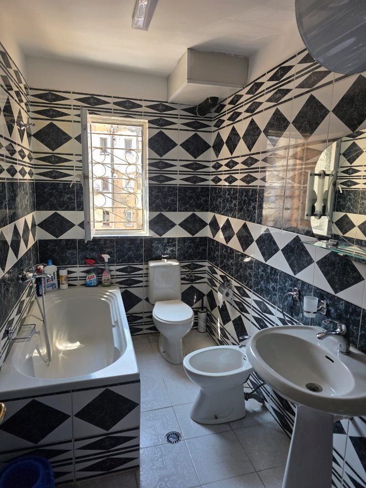 JEPET ME QERA APARTAMENT 2+1 – RRUGA SIRI KODRA 🏡