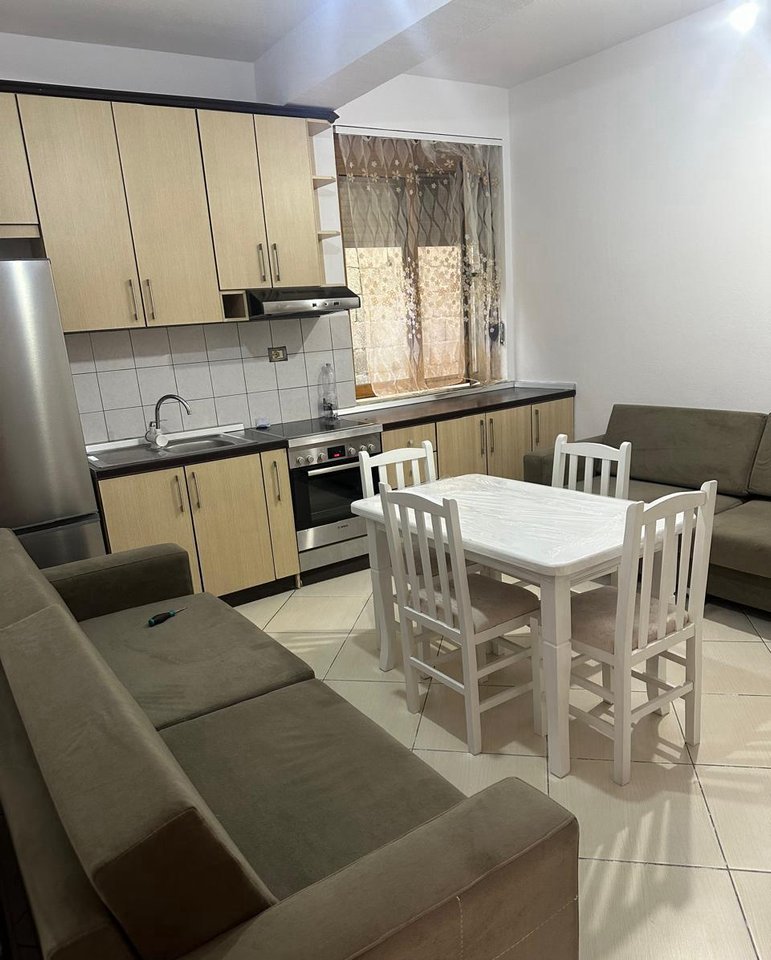 🏡 SHTËPI ME QERA – RRUGA MYSLYM KETA, ALLIAS