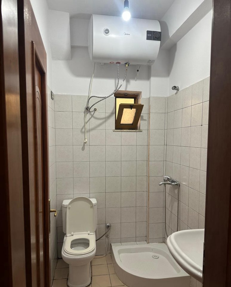 🏡 SHTËPI ME QERA – RRUGA MYSLYM KETA, ALLIAS