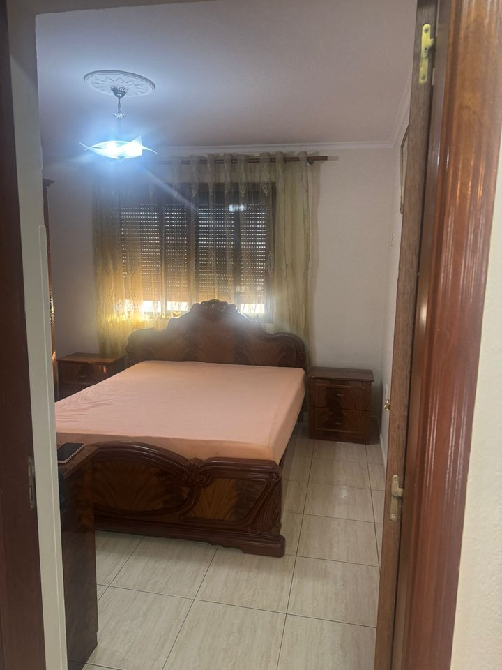 🏡 SHTËPI ME QERA – RR. “KONGRESI I MANASTIRIT”, PRANË SPITALIT 5