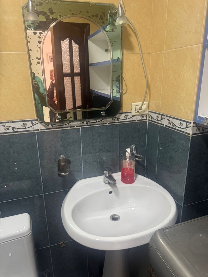 🏡 SHTËPI ME QERA – RR. “KONGRESI I MANASTIRIT”, PRANË SPITALIT 5