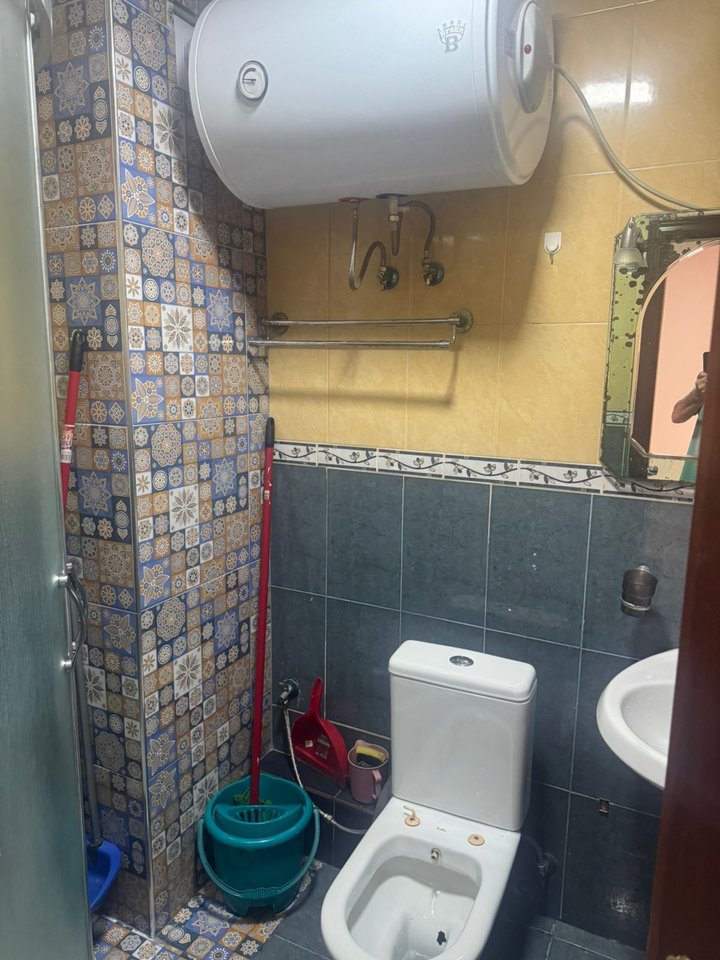 🏡 SHTËPI ME QERA – RR. “KONGRESI I MANASTIRIT”, PRANË SPITALIT 5