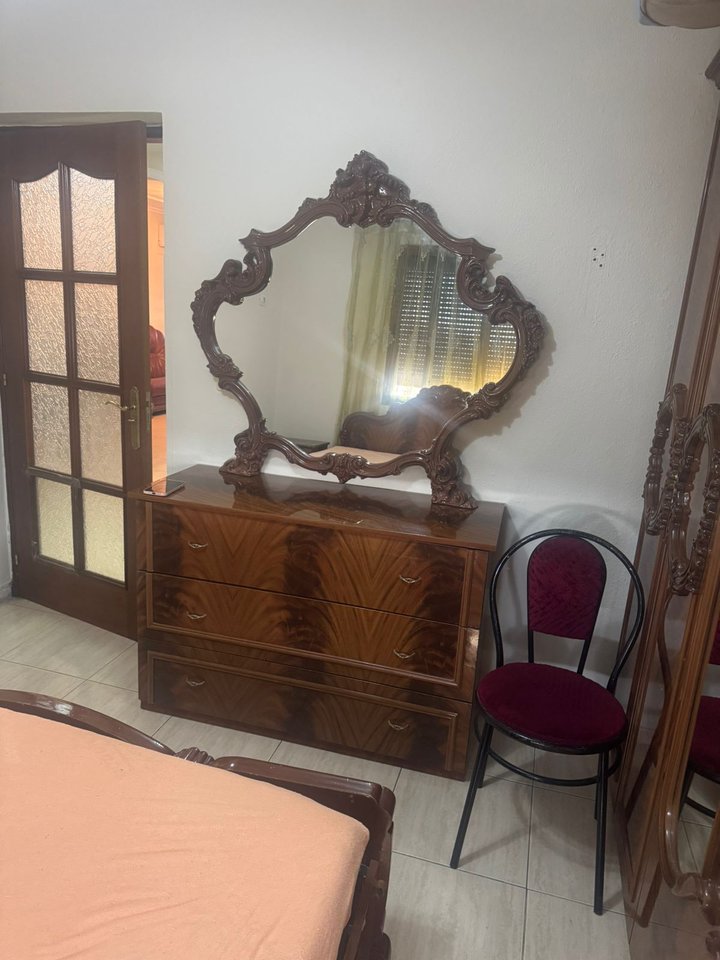🏡 SHTËPI ME QERA – RR. “KONGRESI I MANASTIRIT”, PRANË SPITALIT 5