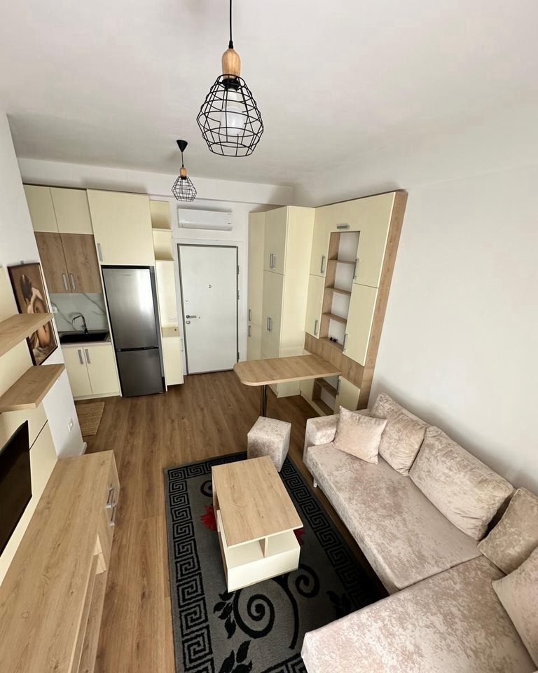 🏡 SHTËPI ME QERA – TEK REZIDENCA KADIU, ALI DEMI