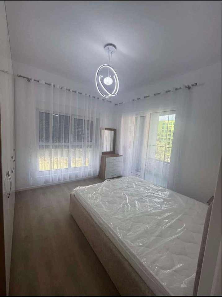 🏡 APARTAMENT ME QERA – ALI DEMI, KOMPLEKSI KADIU