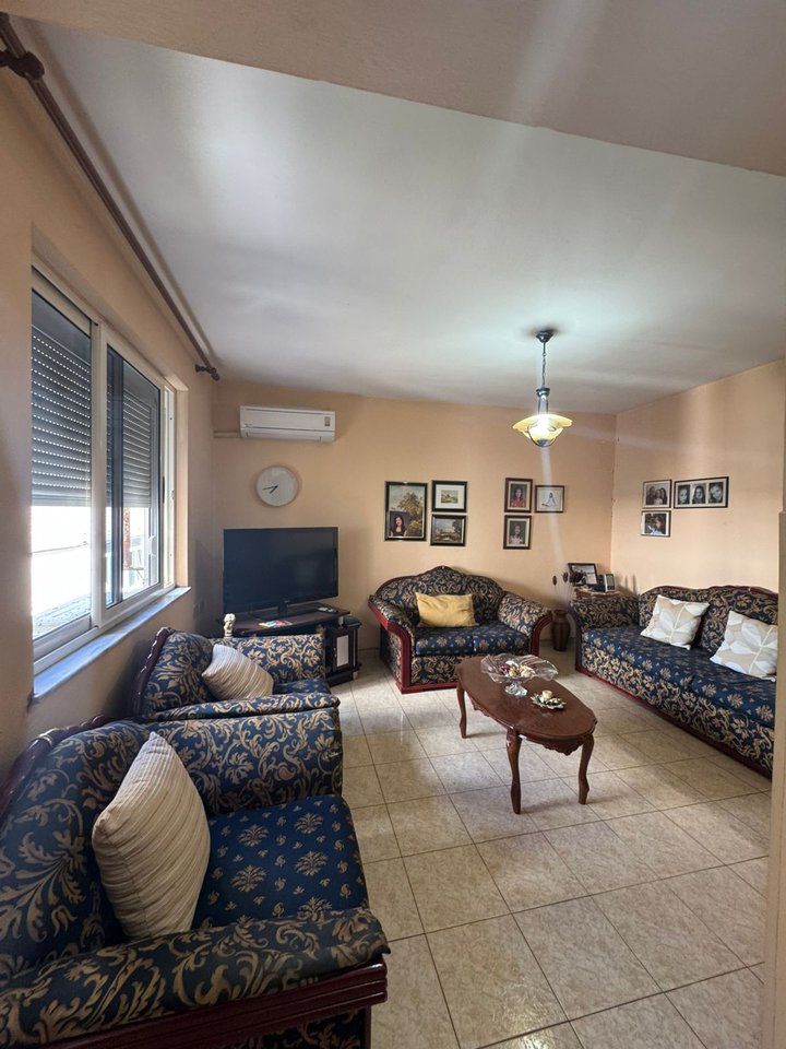🏡 SHITET APARTAMENT 2+1 – RRUGA BARDHYL (SHESHI “STRAUS”), TIRANË