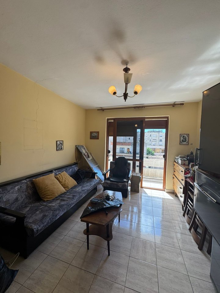🏡 SHITET APARTAMENT 2+1 – RRUGA BARDHYL (SHESHI “STRAUS”), TIRANË
