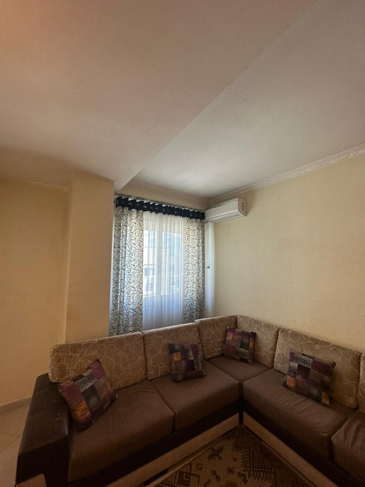 🏡 APARTAMENT ME QERA 1+1 – ASTIR, PRANË BAR OSLO