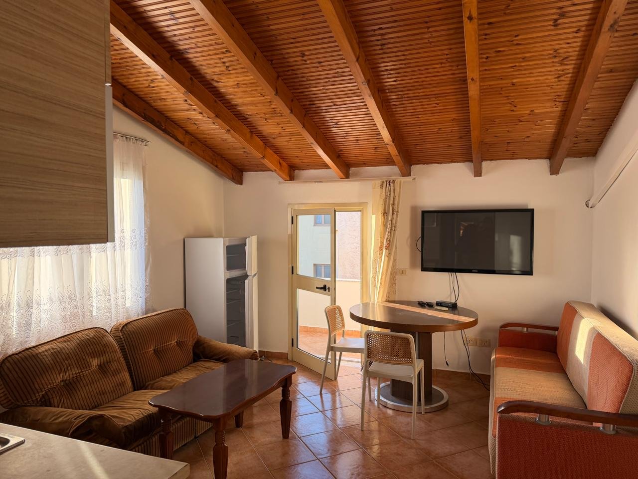 🏡 APARTAMENT ME QIRA – PRANË RR. BESA, RR. FIQIRI RUSI