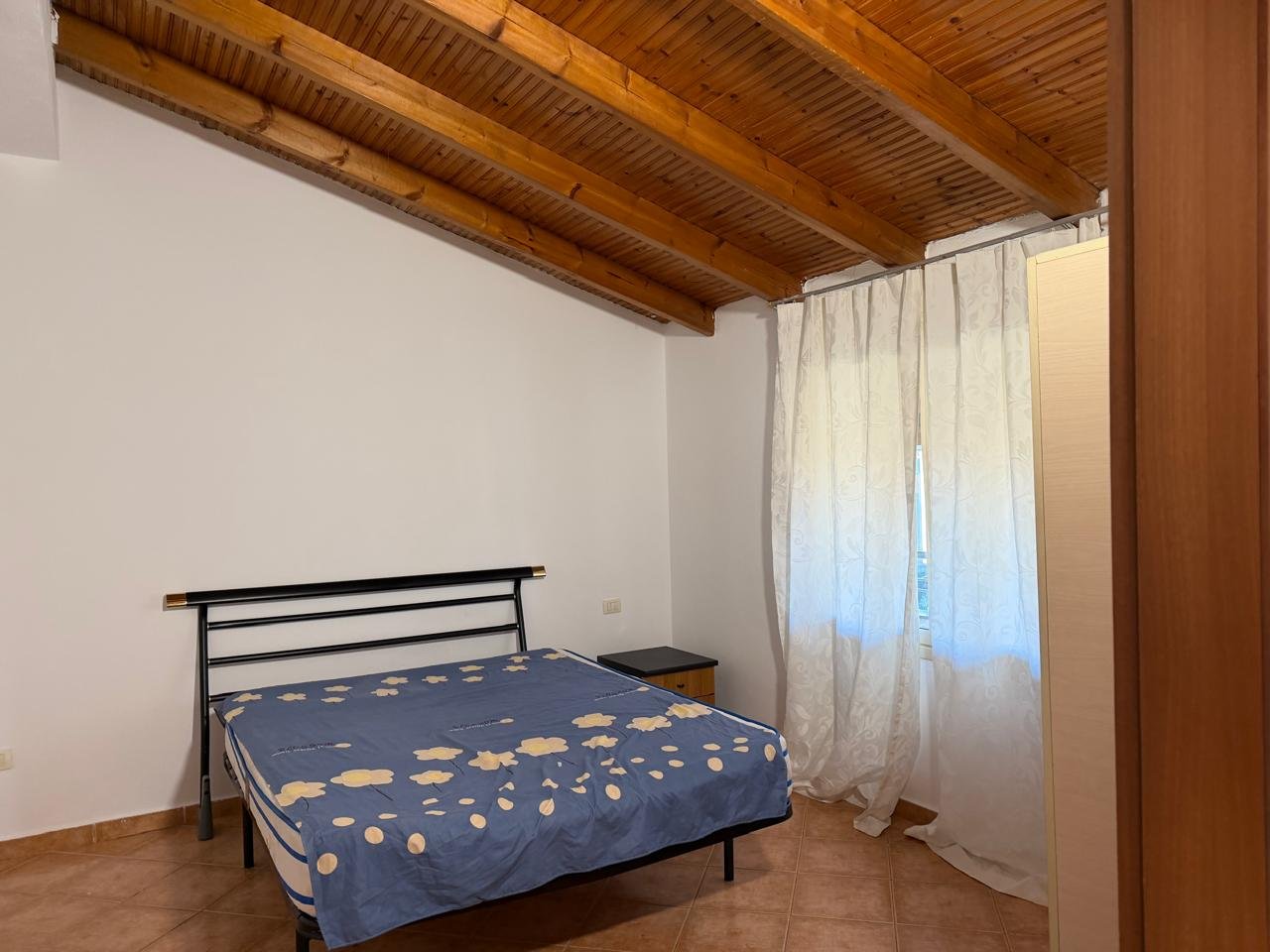 🏡 APARTAMENT ME QIRA – PRANË RR. BESA, RR. FIQIRI RUSI