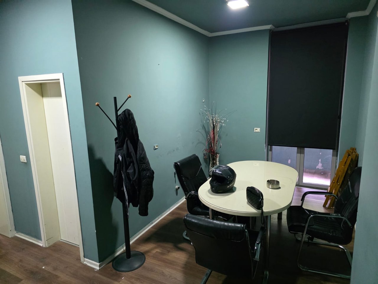 🏢 Ambient zyre 2+1 ME QIRA – ZONA E BLLOKUT, TIRANË