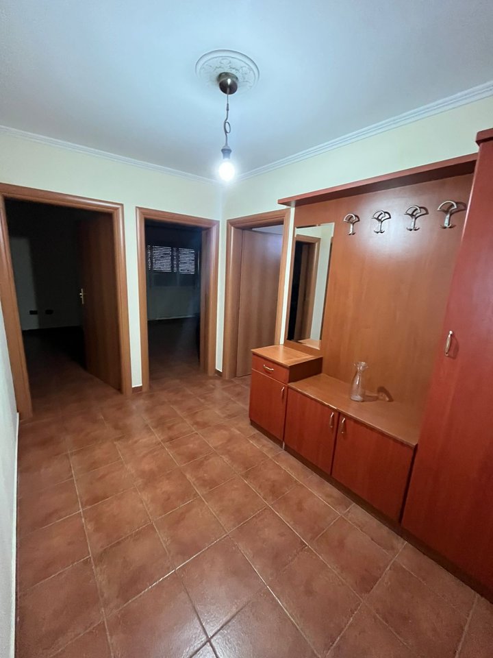 🏡 SHTËPI ME QIRA – ALI DEMI, TIRANË