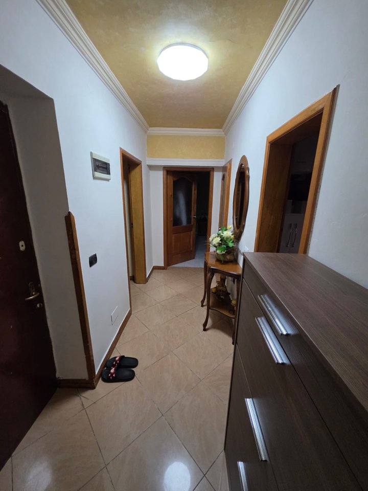 VENDESI APPARTAMENTO 3+1+2 – 21 DICEMBRE, TIRANA