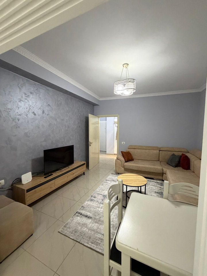 AFFITTASI APPARTAMENTO 1+1 – VIA BARDHYL