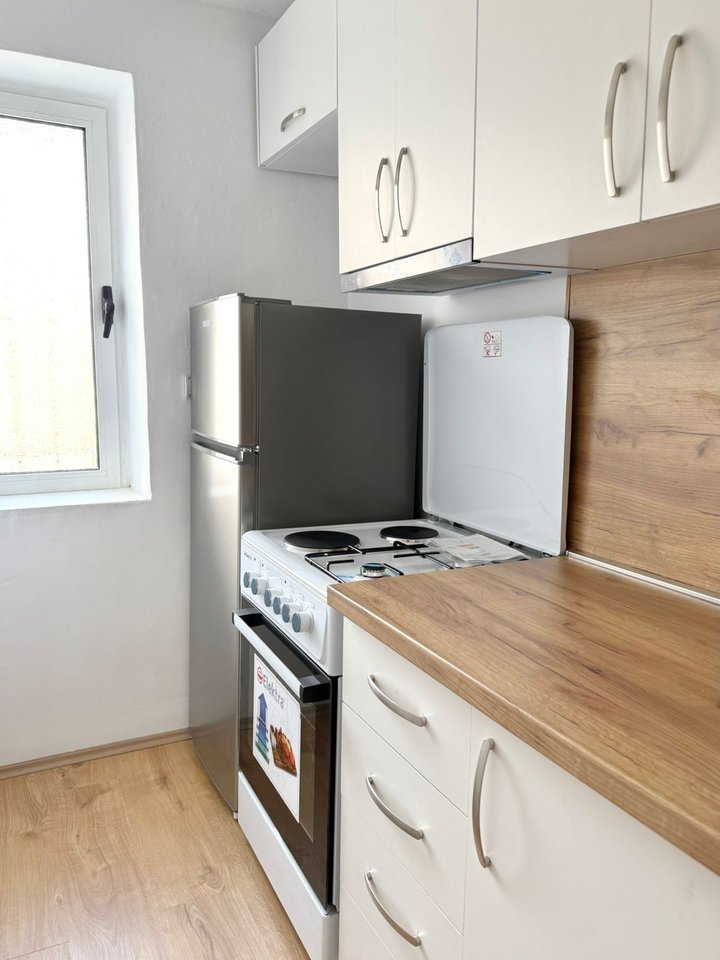 AFFITTASI APPARTAMENTO 1+1 – VIA BARDHYL, TIRANA 🏡