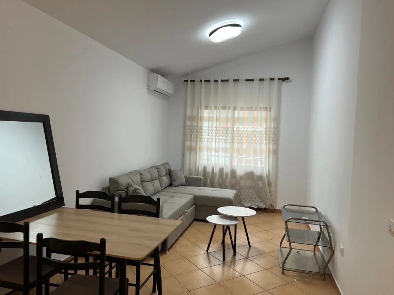 AFFITTASI APPARTAMENTO 3+1 – SELITË, VICINO ALL'UNIVERSITÀ MARIN BARLETI 🏡