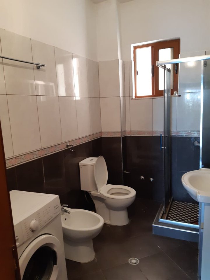 🏡 SHTËPI ME QIRA – RR. “YMER SALLAKU”, TIRANË