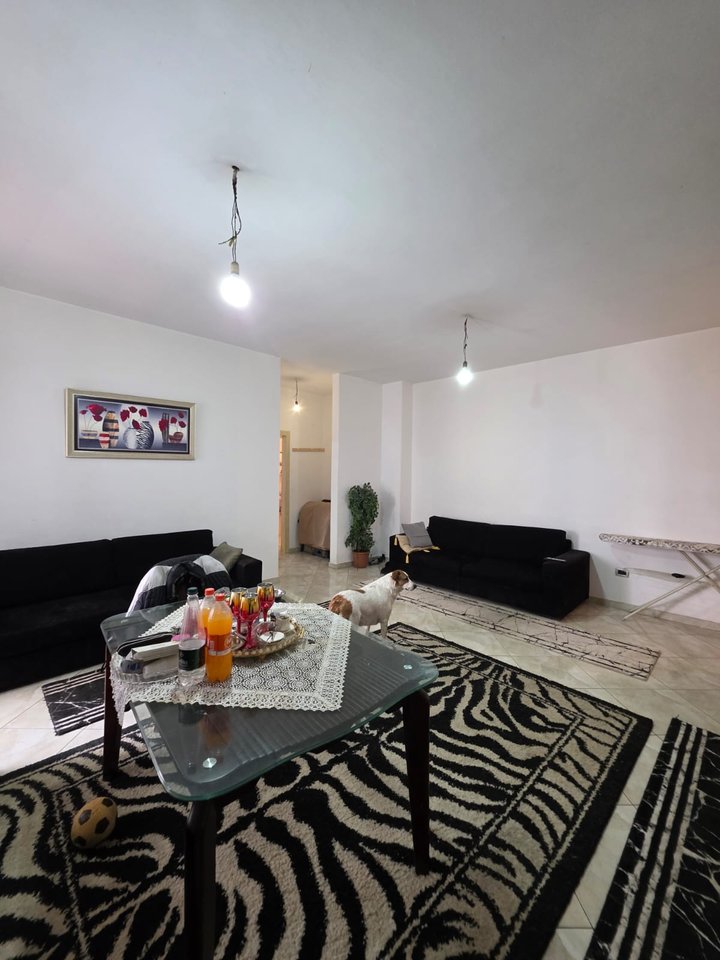 APARTAMENT 2+1+2 PËR SHITJE – OXHAKU, RRUGA XHANFIZE KEKO