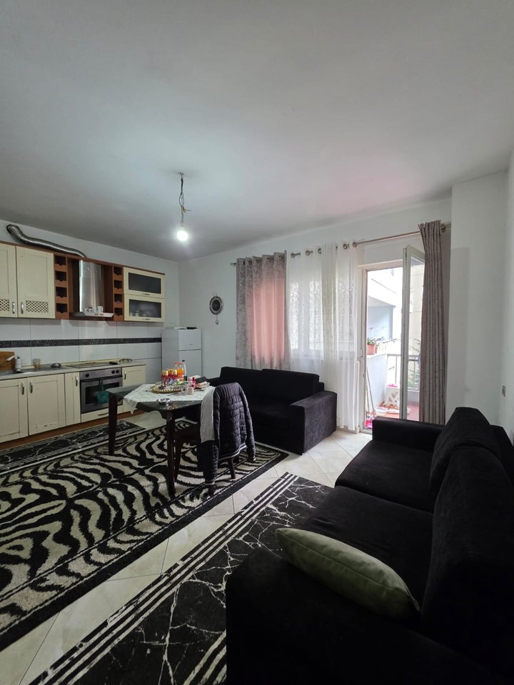APARTAMENT 2+1+2 PËR SHITJE – OXHAKU, RRUGA XHANFIZE KEKO