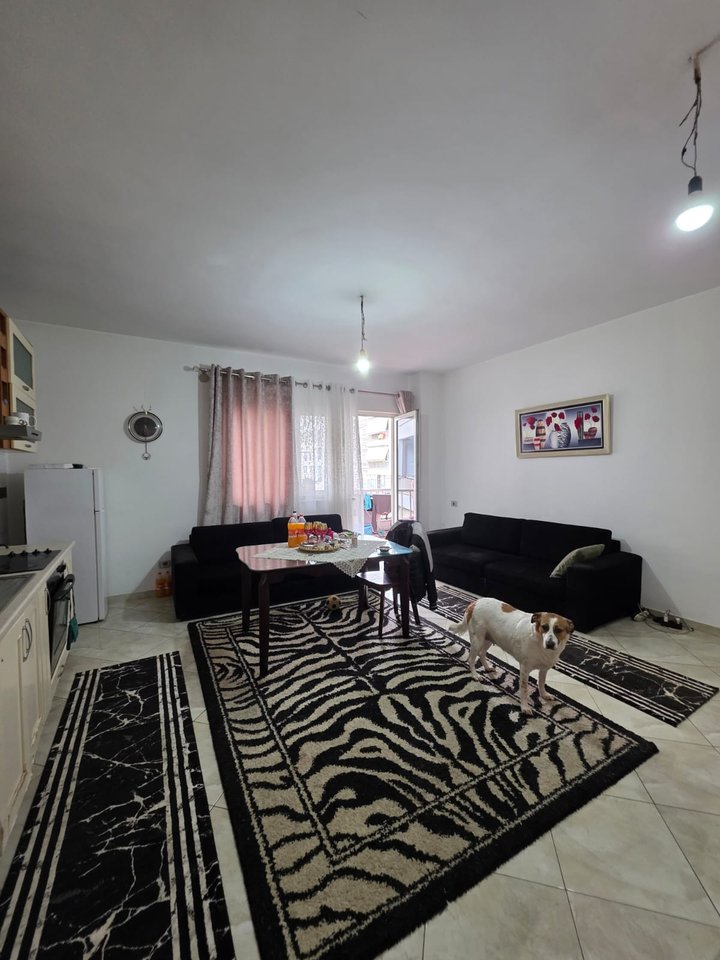 APARTAMENT 2+1+2 PËR SHITJE – OXHAKU, RRUGA XHANFIZE KEKO