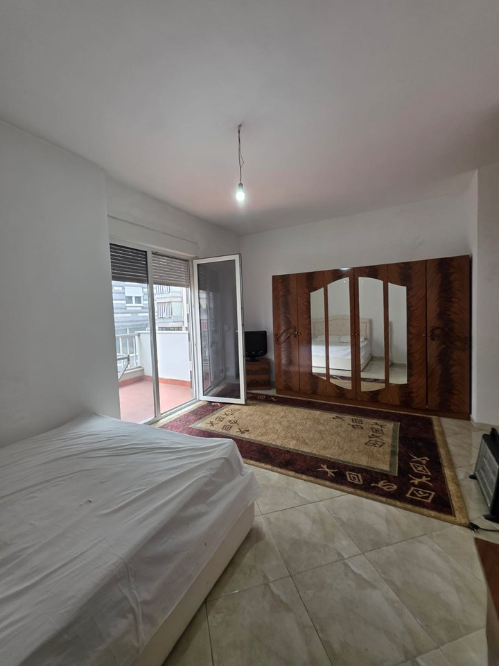 APARTAMENT 2+1+2 PËR SHITJE – OXHAKU, RRUGA XHANFIZE KEKO