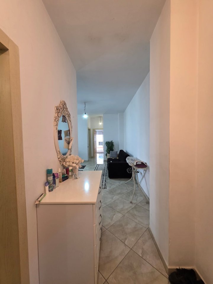 APARTAMENT 2+1+2 PËR SHITJE – OXHAKU, RRUGA XHANFIZE KEKO