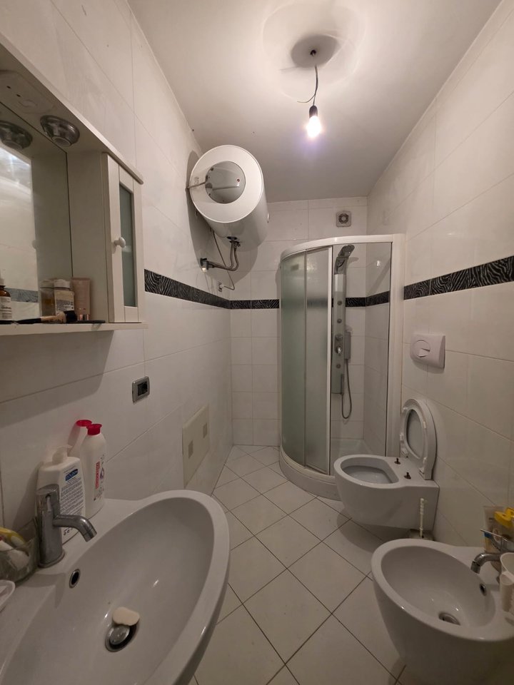 APARTAMENT 2+1+2 PËR SHITJE – OXHAKU, RRUGA XHANFIZE KEKO