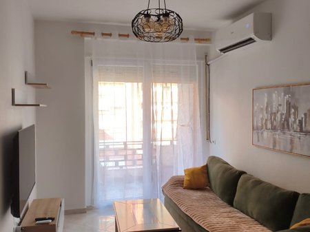 🏡 APARTAMENT 2+1 ME QERA – KOMPLEKSI GOLDEN PARK