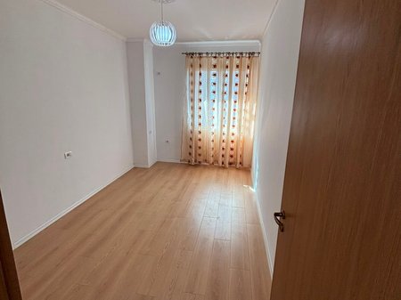 🏡 APARTAMENT 2+1 NË SHITJE – FRESK, RRUGA E DAJTIT