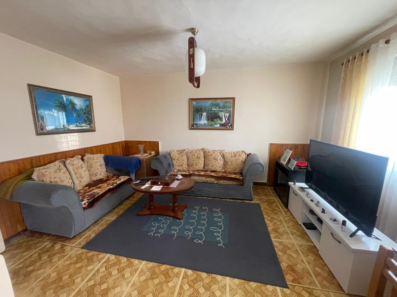 APARTAMENT 2+1 NË SHITJE – ALI DEMI, TREGU ELEKTRIK