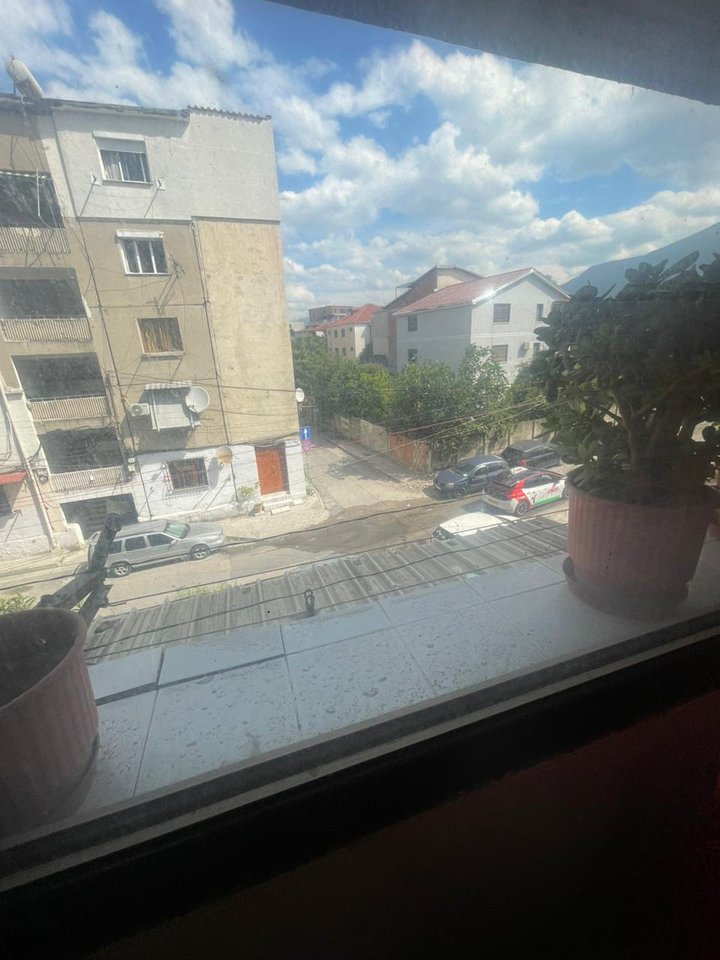 APARTAMENT 2+1 NË SHITJE – ALI DEMI, TREGU ELEKTRIK