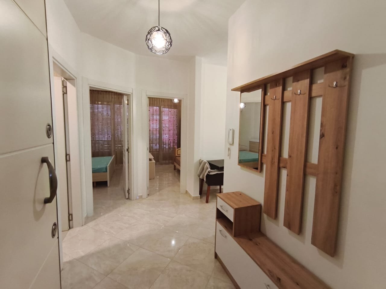 🏡 APARTAMENT 2+1 ME QERA – KOMPLEKSI GOLDEN PARK