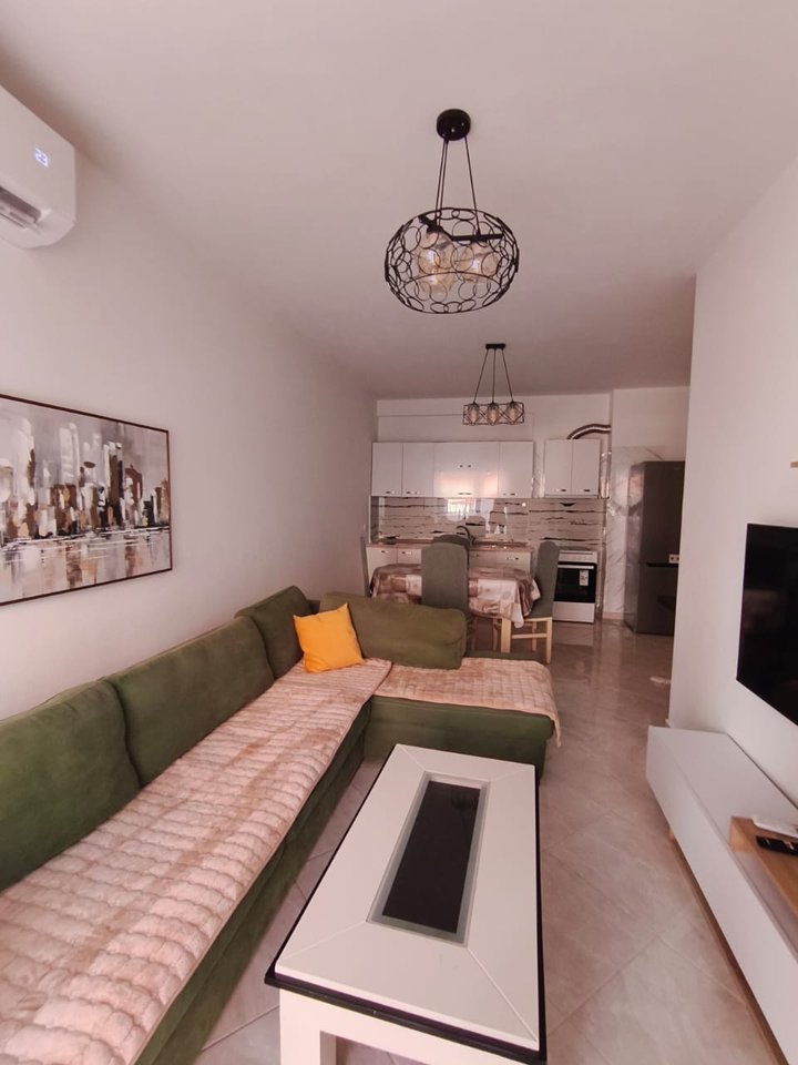 🏡 APARTAMENT 2+1 ME QERA – KOMPLEKSI GOLDEN PARK