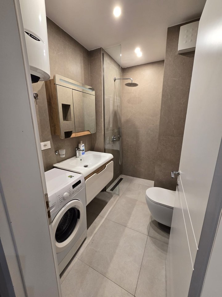 🏡 APARTAMENT 2+1 ME QERA – RRUGA E KAVAJËS