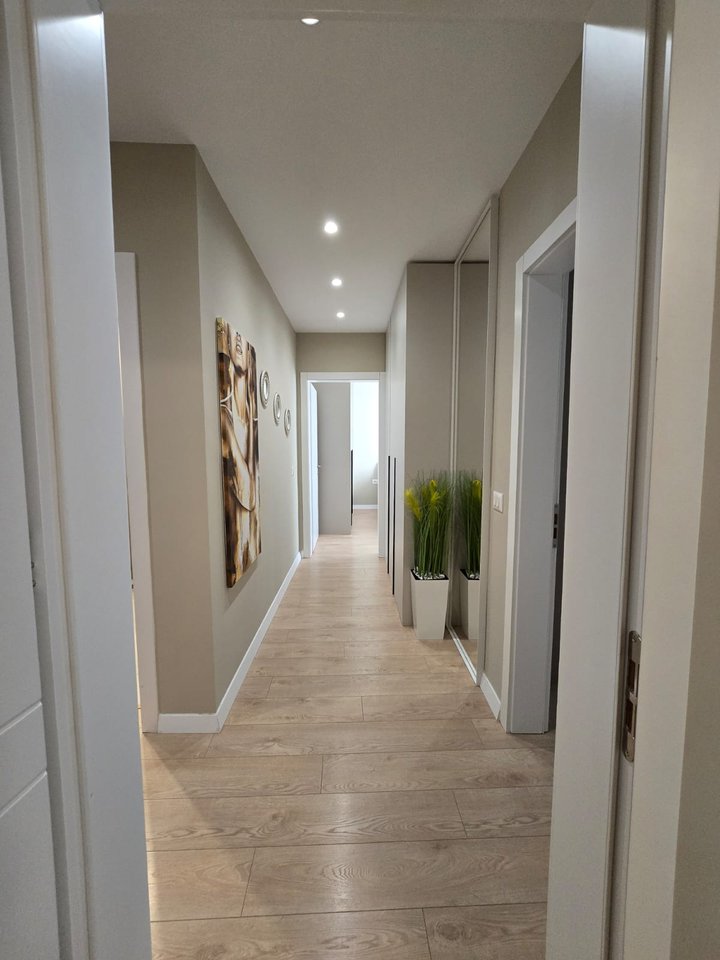 🏡 APARTAMENT 2+1 ME QERA – RRUGA E KAVAJËS