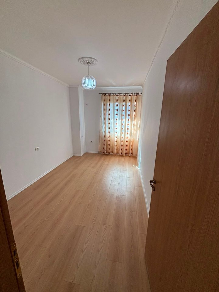 🏡 APARTAMENT 2+1 NË SHITJE – FRESK, RRUGA E DAJTIT