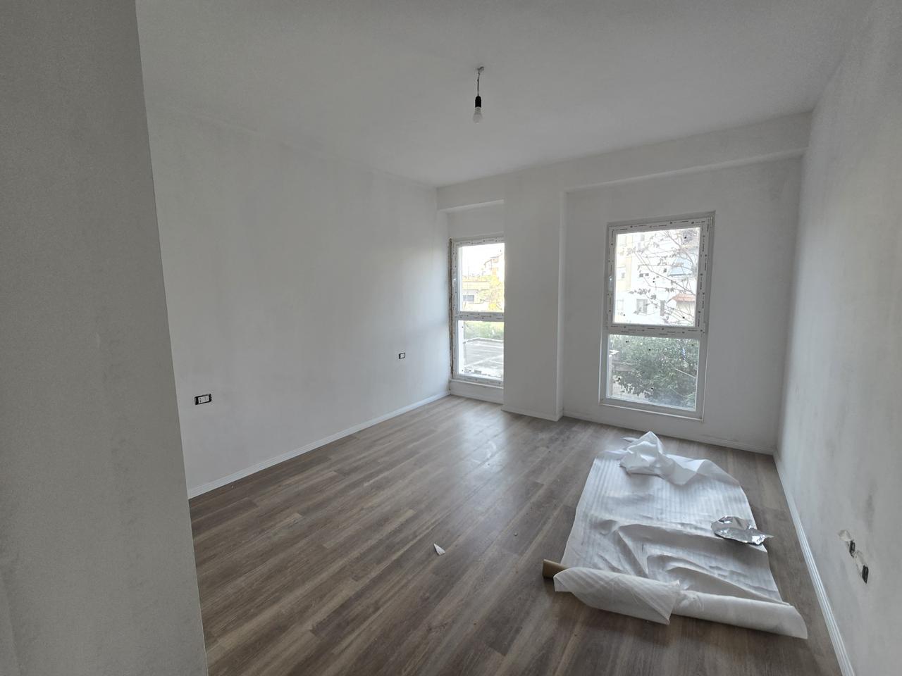 SHITET APARTAMENT 1+1 – KOMPLEKSI “AURA”, LAPRAK