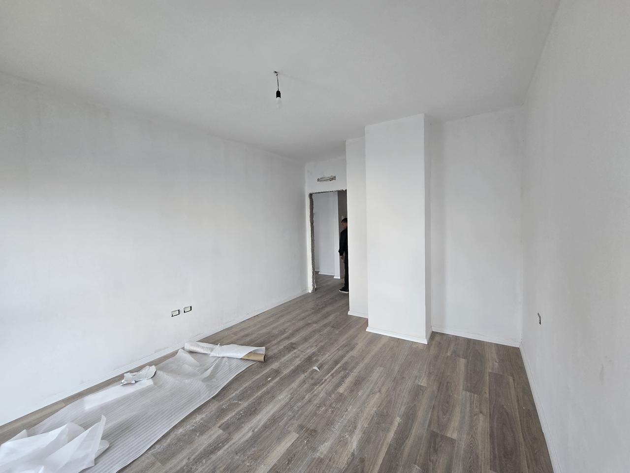 SHITET APARTAMENT 1+1 – KOMPLEKSI “AURA”, LAPRAK