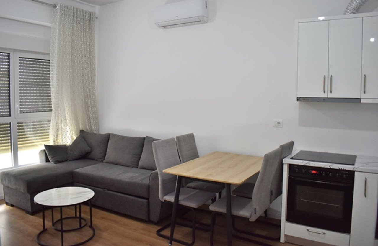 🏡 APARTAMENT 1+1 ME QERA – KOMPLEKSI KAIMI, ALI DEMI