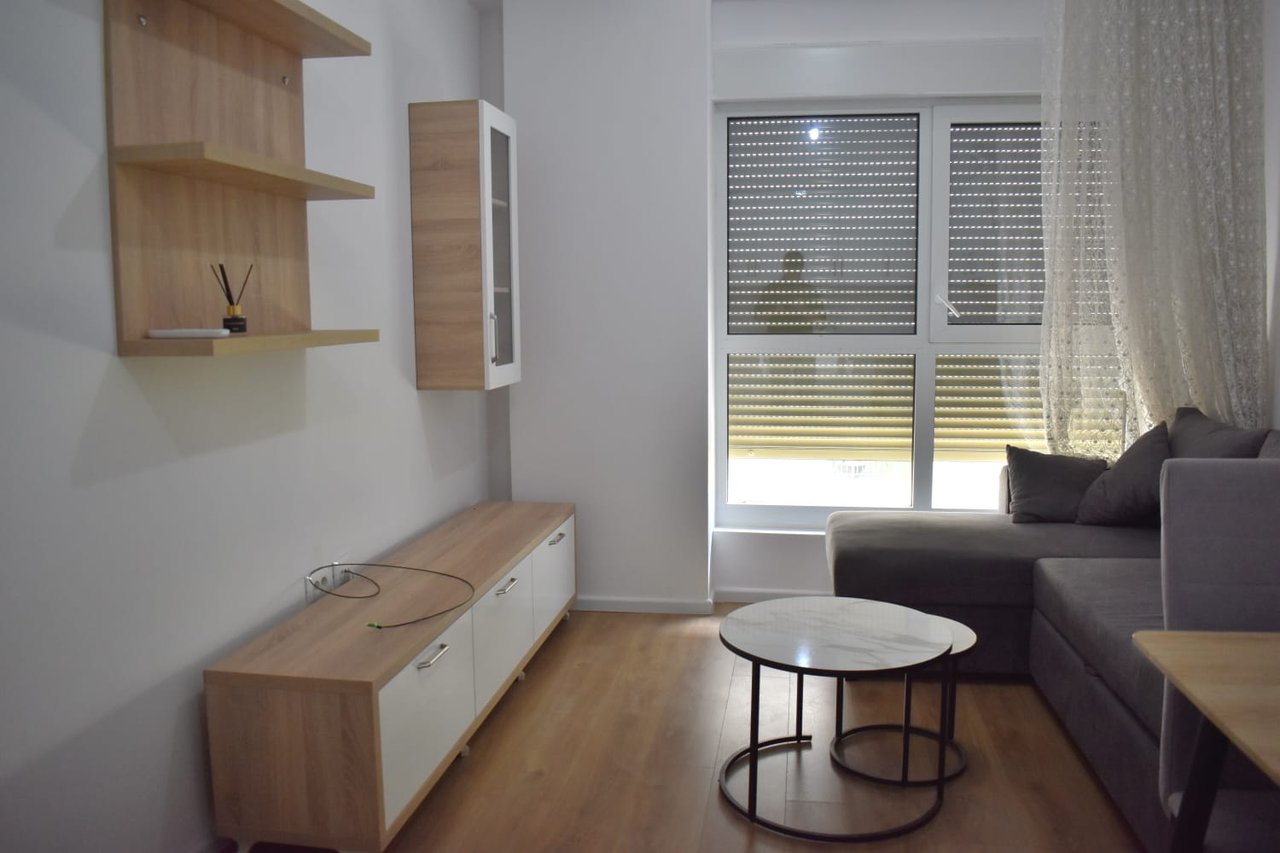 🏡 APARTAMENT 1+1 ME QERA – KOMPLEKSI KAIMI, ALI DEMI