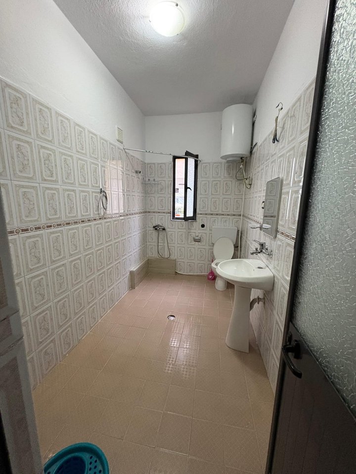 🏡 APARTAMENT 2+1 ME QERA – RRUGA JORDAN MISJA