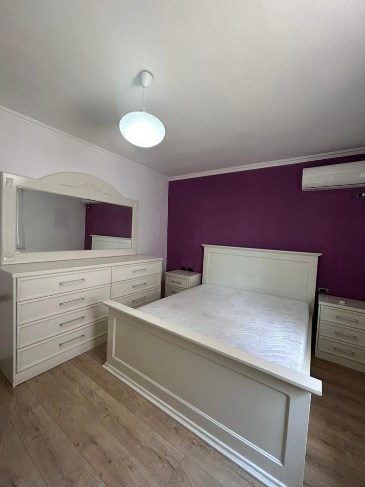 SHITET APARTAMENT 2+1 – OXHAKU, PËRBALLË SHKOLLES BASHKUAR